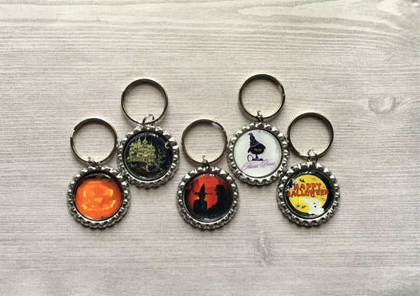 Halloween Keychains,Keychain,Key Ring,Halloween,Bottle Cap Keychain,Bottle Cap Key Ring,Halloween Themed,Gift,Party Favor,Handmade