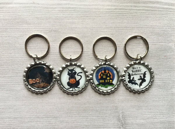 Halloween Keychains,Keychain,Key Ring,Halloween,Bottle Cap Keychain,Bottle Cap Key Ring,Halloween Themed,Gift,Party Favor,Handmade